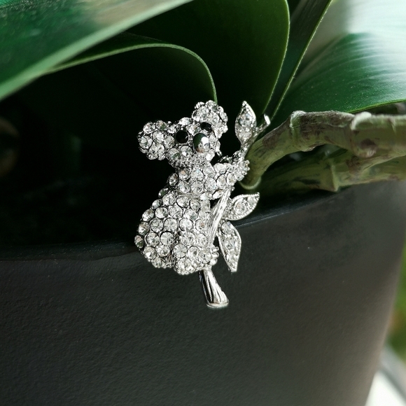 Silver crystal koala bear brooch pin 🆕 - Picture 2 of 6